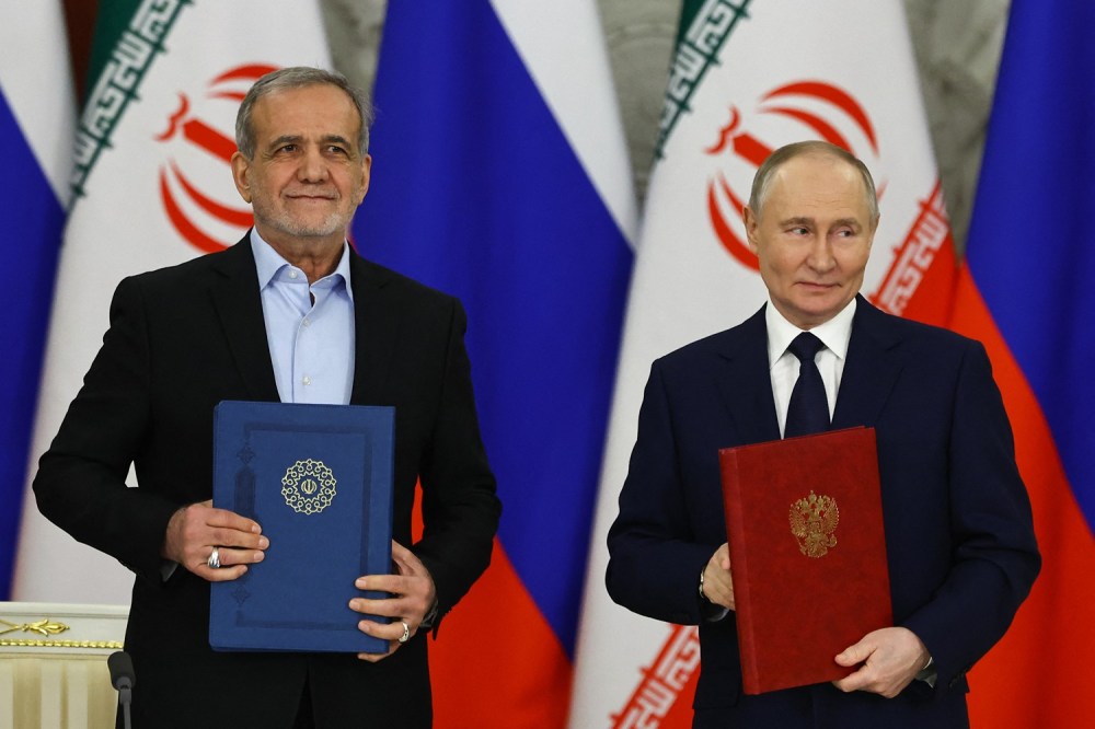 Russia-Iran Relations: US Influence, Arms Deals & Regional Power